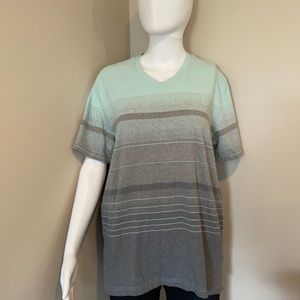 Men’s Alfani slim fit stretch size large T-shirt. excellent condition